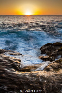 Kona sunset by Stuart Ganz 